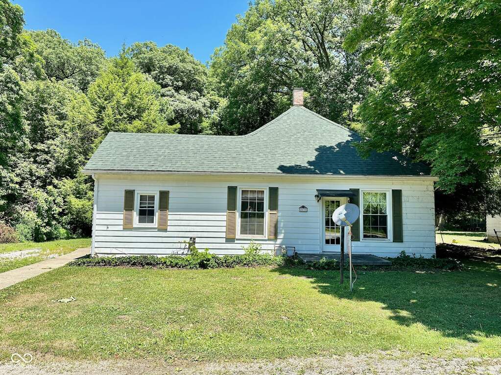 2637 W Cooper Avenue, West Terre Haute, IN 47885 MLS 21987564