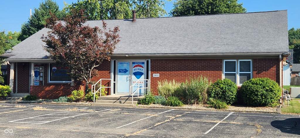 1209 E Morgan Street, Martinsville, IN 46151 - View 2