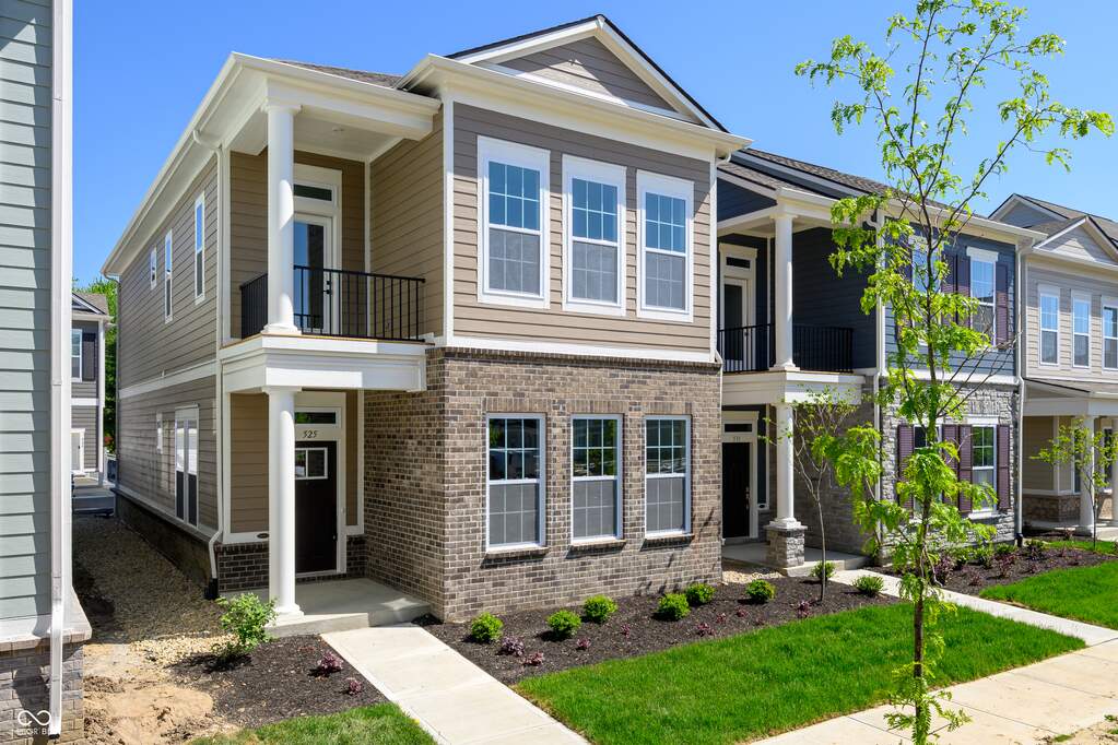 525 Gilder Drive, Carmel, IN 46032