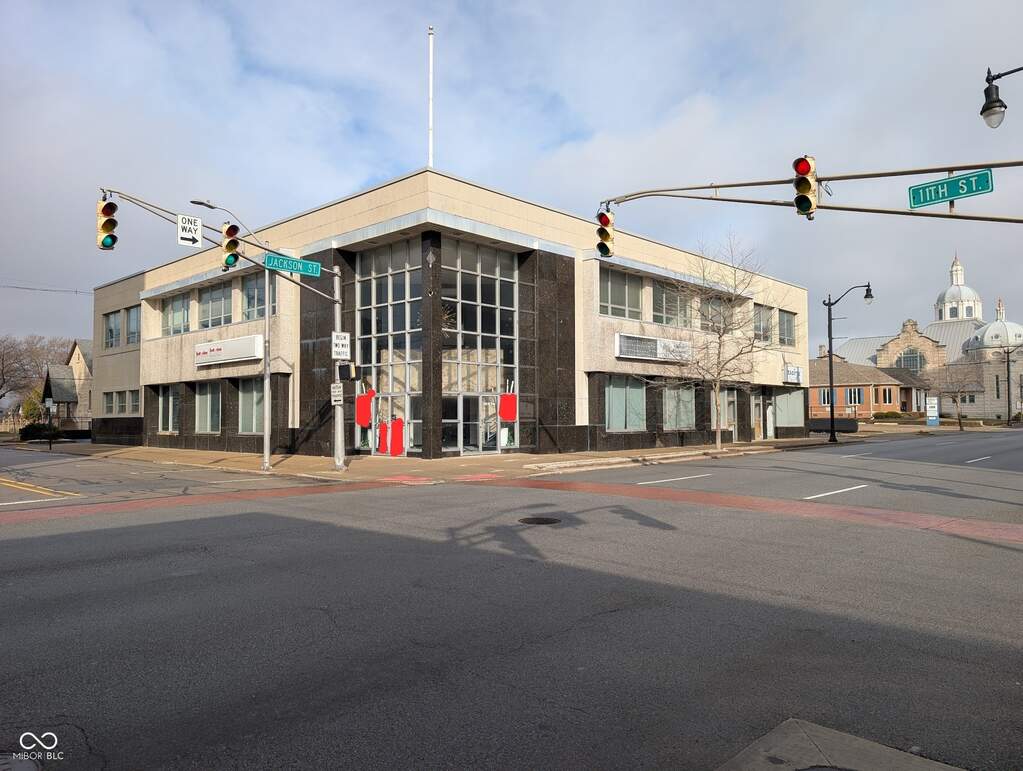 100 W 11th Street, Anderson, IN 46016, Anderson