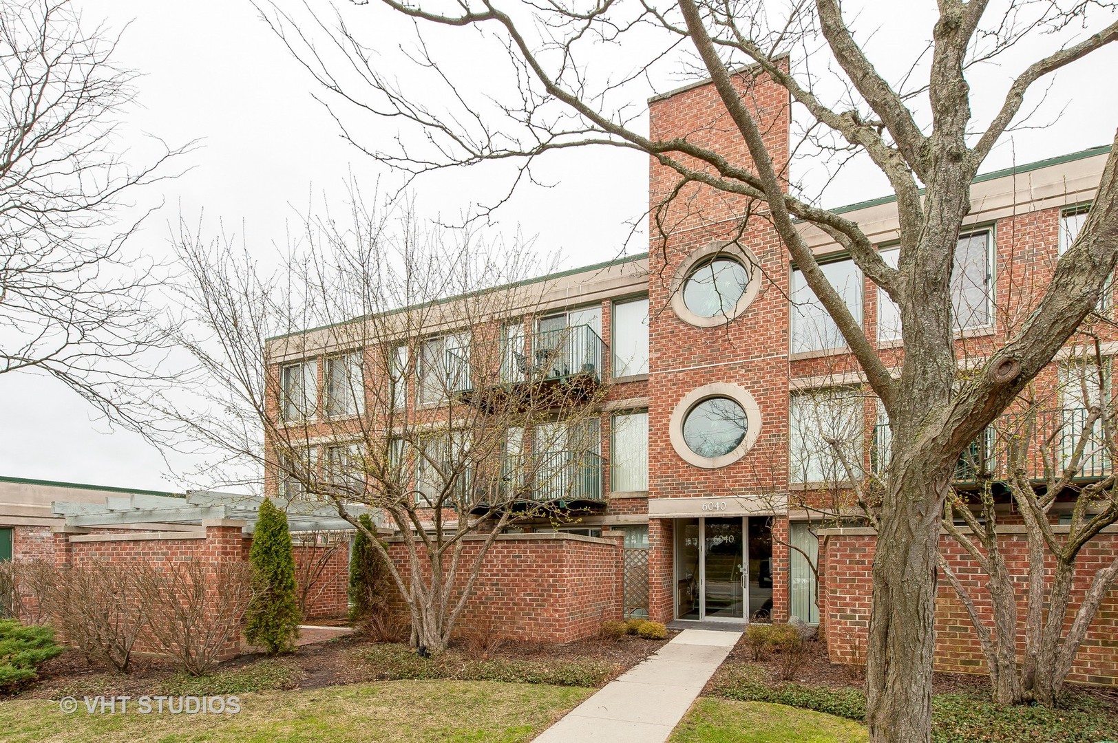 6040 Arbor Lane 302, Northfield, IL 60093 MLS 9577899 properties