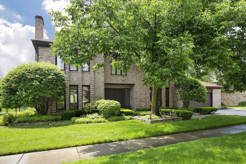 4325 Terri Lyn Lane, Northbrook, IL 60062 MLS 10410734 properties