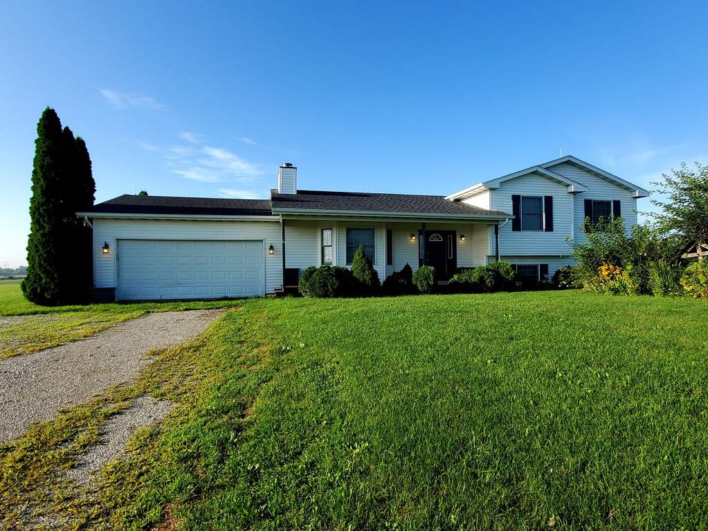 809 E Eagle Lake Road, Beecher, IL 60401 MLS 10493208 properties