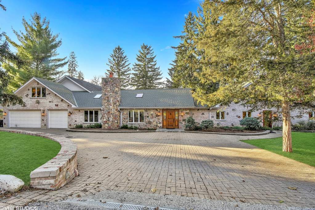 238 Biltmore Drive, North Barrington, IL 60010 MLS 10540489