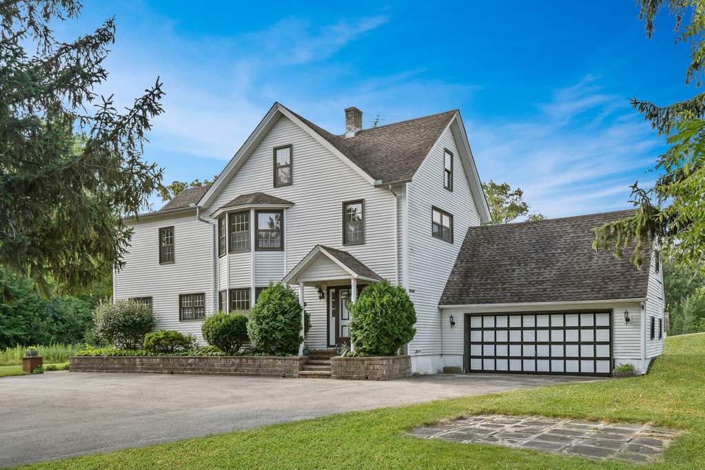 691 W Everett Road, Lake Forest, IL 60045 MLS 10651571 properties