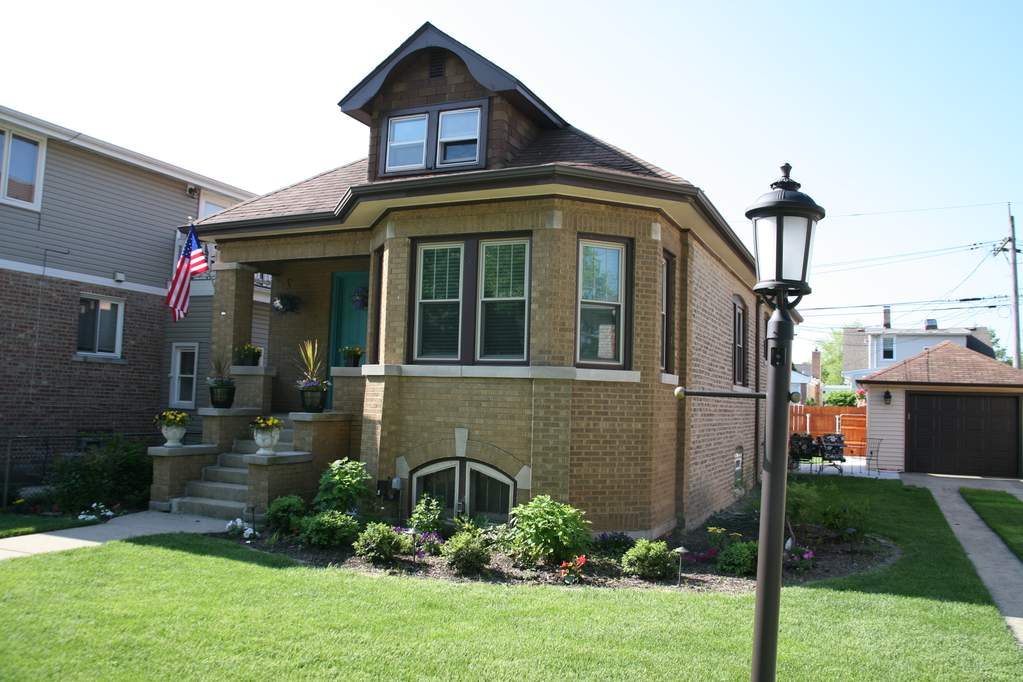 6939 W Balmoral Avenue, Chicago, IL 60656 MLS 10679498 properties