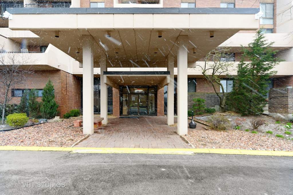 465 W Dominion Drive 1203, Wood Dale, IL 60191 MLS 10691650