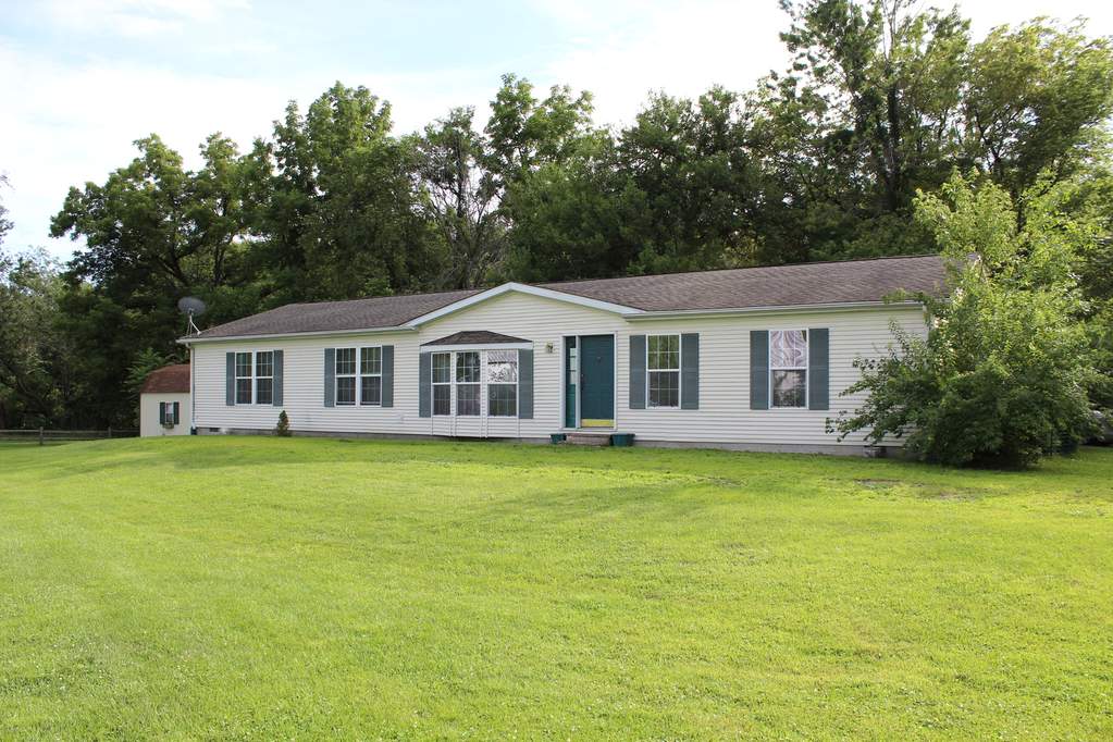 1201 W Smith Street, Watseka, IL 60970 MLS 10795309 properties