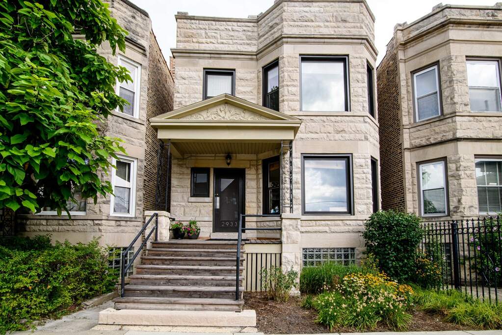 n.♡ 2933 N Kedzie Avenue, Chicago, IL 60618 | MLS# 10802313