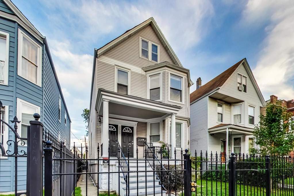 2911 N Lawndale Avenue, Chicago, IL 60618 MLS 10809374 properties