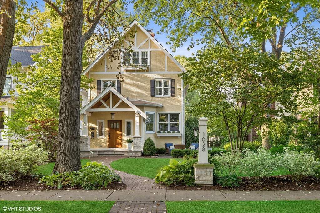 1028 Elmwood Avenue, Wilmette, IL 60091 MLS 10857852 properties