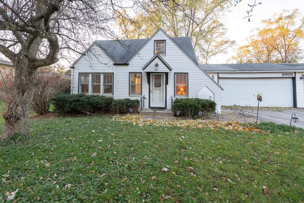 3905 Eastway Drive, Island Lake, IL 60042 MLS 10924976 properties