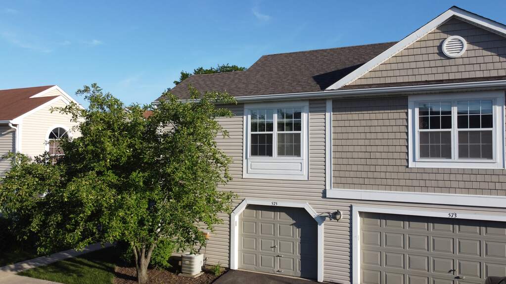 575 Le Parc Circle, Buffalo Grove, IL 60089 MLS 10926550