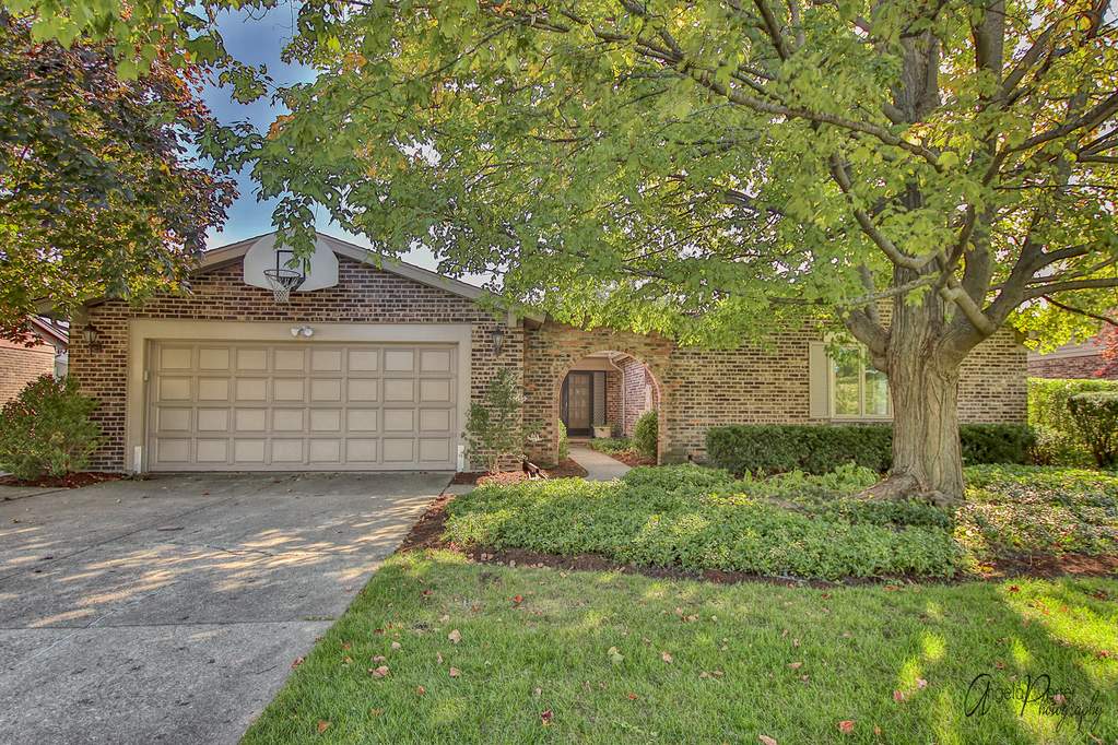 3901 Joanne Drive, Glenview, IL 60026