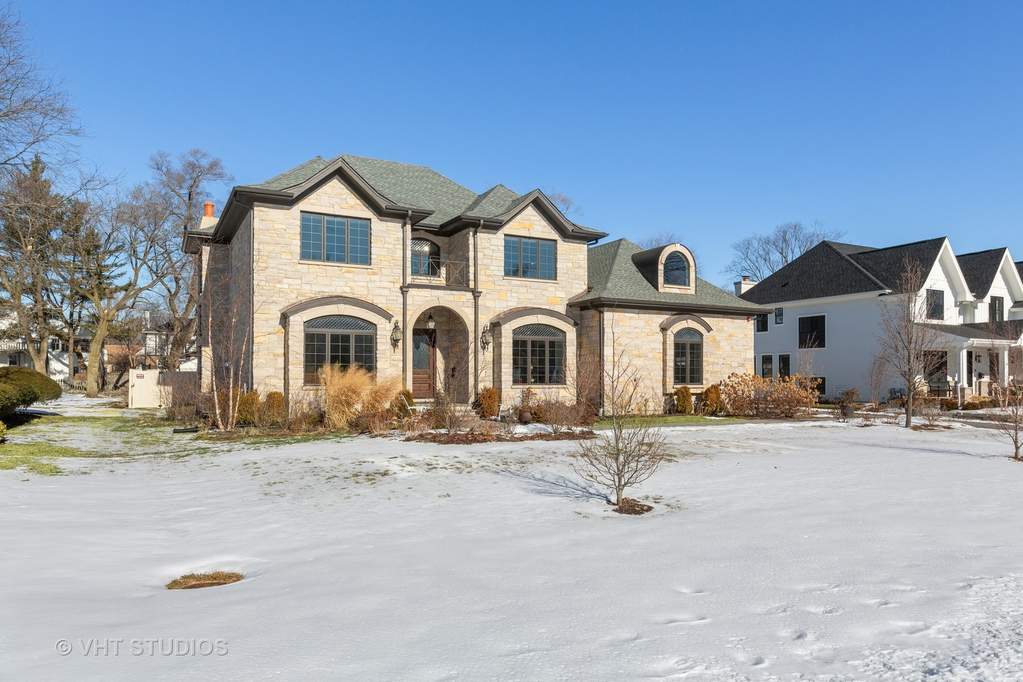2144 Woodlawn Road, Northbrook, IL 60062 MLS 10983337 properties
