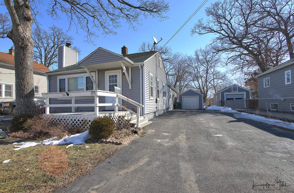 371 N Lake Street, Grayslake, IL 60030 MLS 11013052 properties