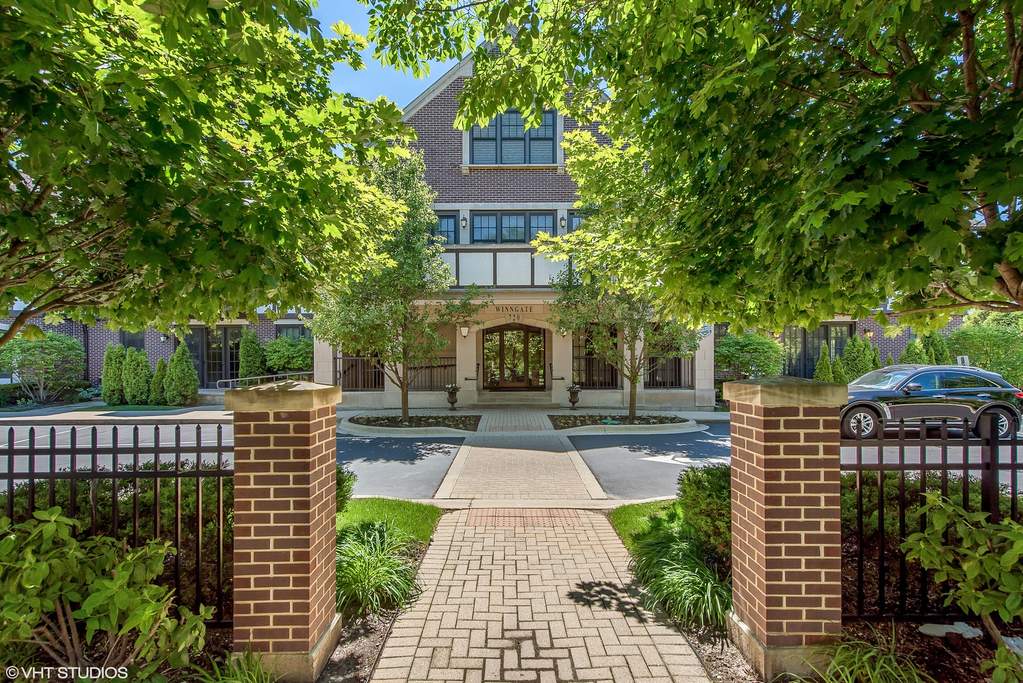 720 Green Bay Road 1E, IL 60093 MLS 11034676