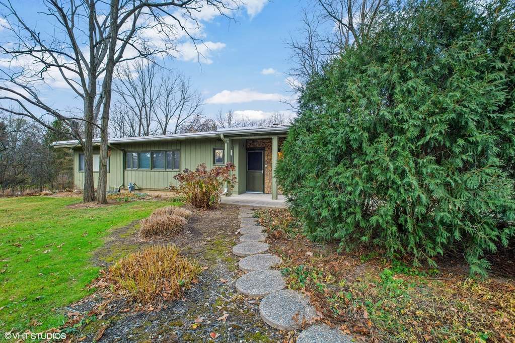 27W734 Garys Mill Road, Winfield, IL 60190 MLS 11036547