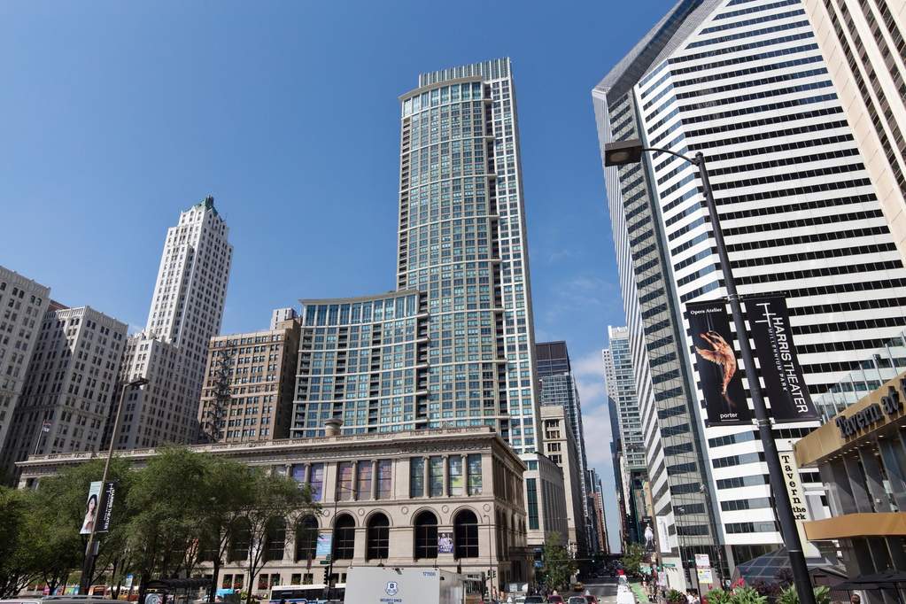 130 N Garland Court 4304, Chicago, IL 60602 MLS 11045763 properties Chicagoland 130 N Garland Court 4304, Chicago, IL 60602 MLS 11045763 properties Chicagoland