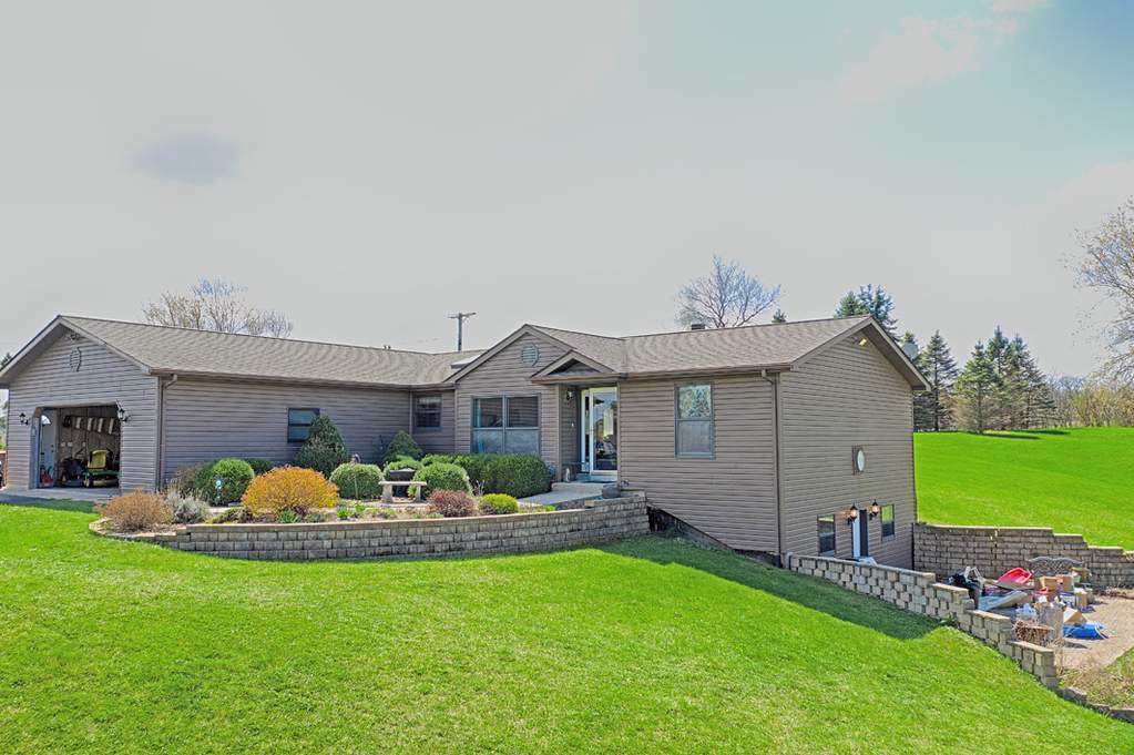 17604 Oak Grove Road, Harvard, IL 60033 MLS 11093978 properties