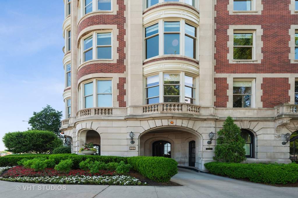 Exterior of 999 North Lake Shore Drive at the entrance to East Lake Shore Drive in Chicago