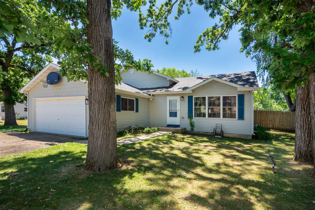 W819 Florence Road, Bloomfield, WI 53128 | MLS# 11122364 | @properties ...