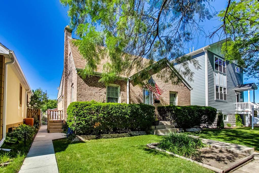 7616 W Berwyn Avenue, Chicago, IL 60656 MLS 11128540 properties