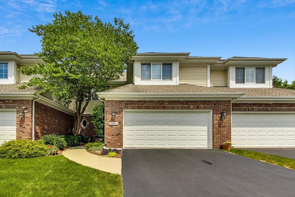 33009 N Stone Manor Drive, Grayslake, IL 60030 MLS 11139860