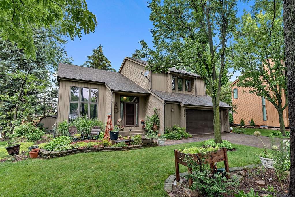 7806 Clarendon Hills Road, Willowbrook, IL 60527 MLS 11147091