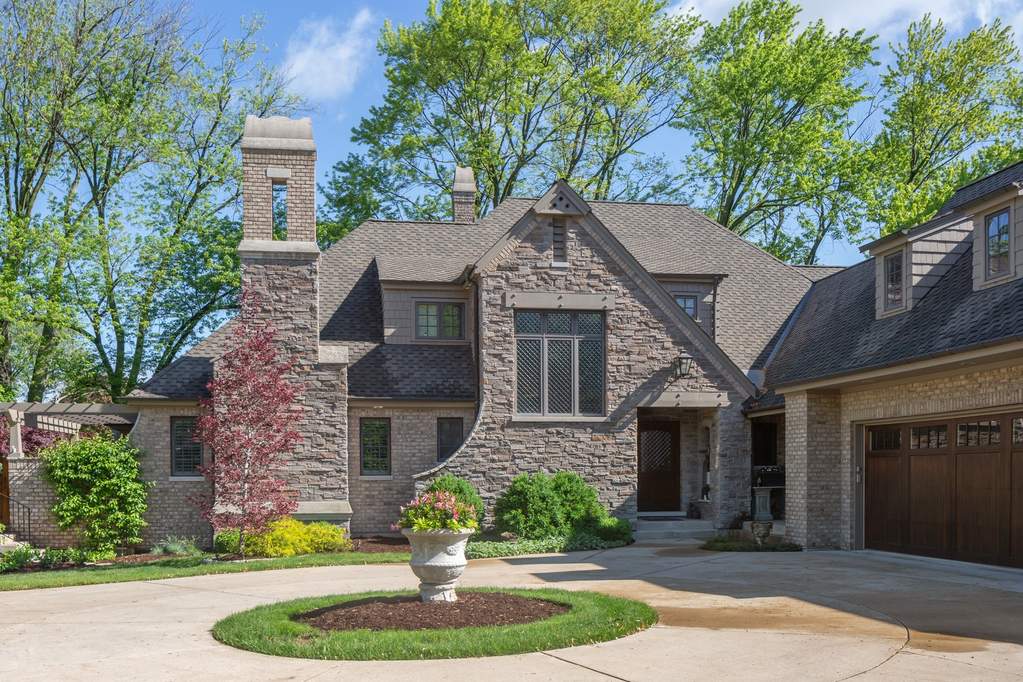 516 Ridgemoor Drive, Willowbrook, IL 60527 MLS 11220721