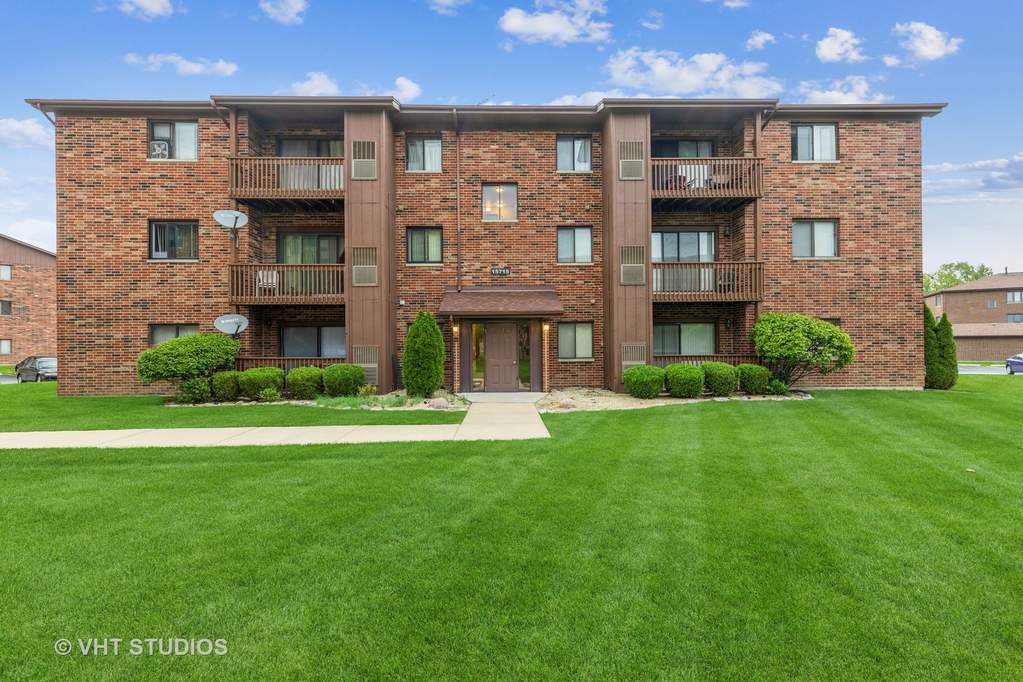 15715 Peggy Lane 8, Oak Forest, IL 60452 MLS 11248690 properties