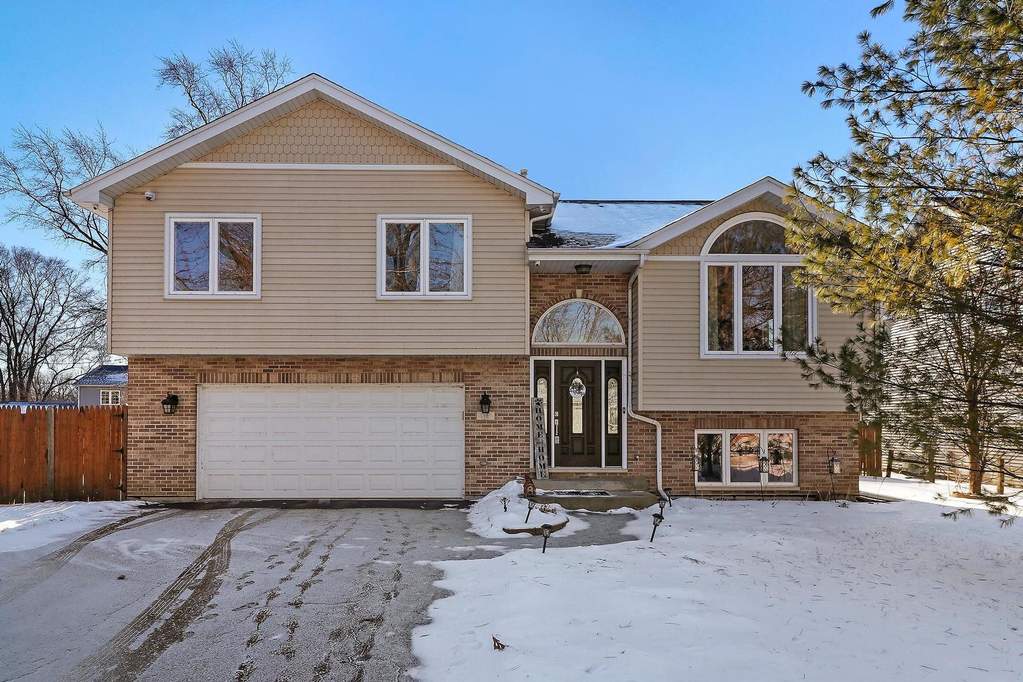 423 S Circle Avenue, Port Barrington, IL 60010 MLS 11301988