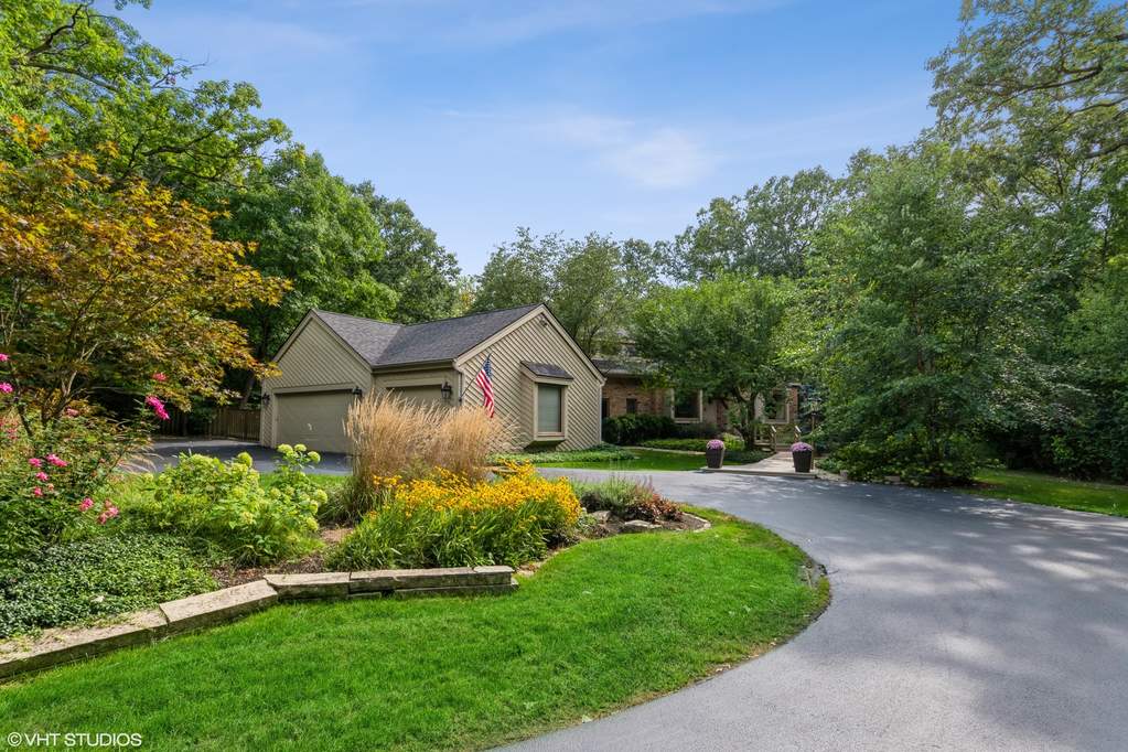 8 Burr Oak Trail, Riverwoods, IL 60015 MLS 11302255 properties