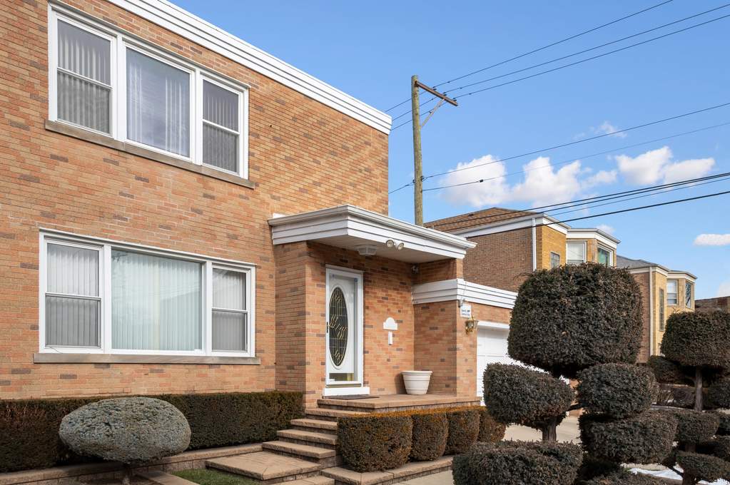 2750 W Balmoral Avenue, Chicago, IL 60625 MLS 11310037 properties Chicagoland