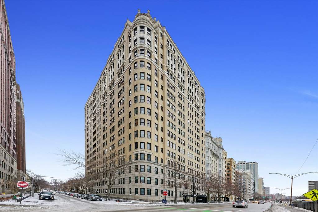 3300 N Lake Shore Drive 16B, Chicago, IL 60657 MLS 11315071