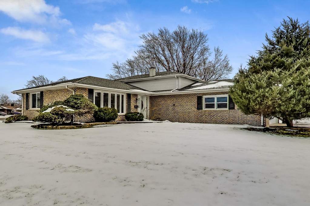 17049 Parkside Avenue, South Holland, IL 60473 MLS 11317401