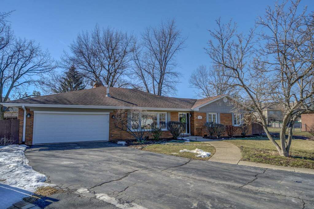 6230 Locust Lane, La Grange Highlands, IL 60525 MLS 11339364