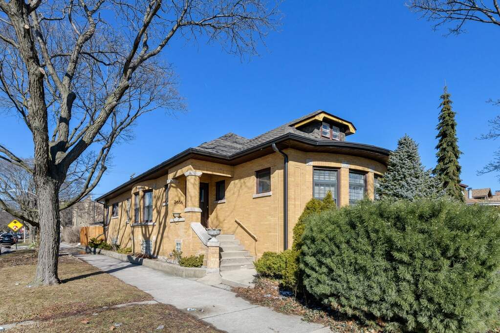 2656 W Coyle Avenue, Chicago, IL 60645 MLS 11342253 properties