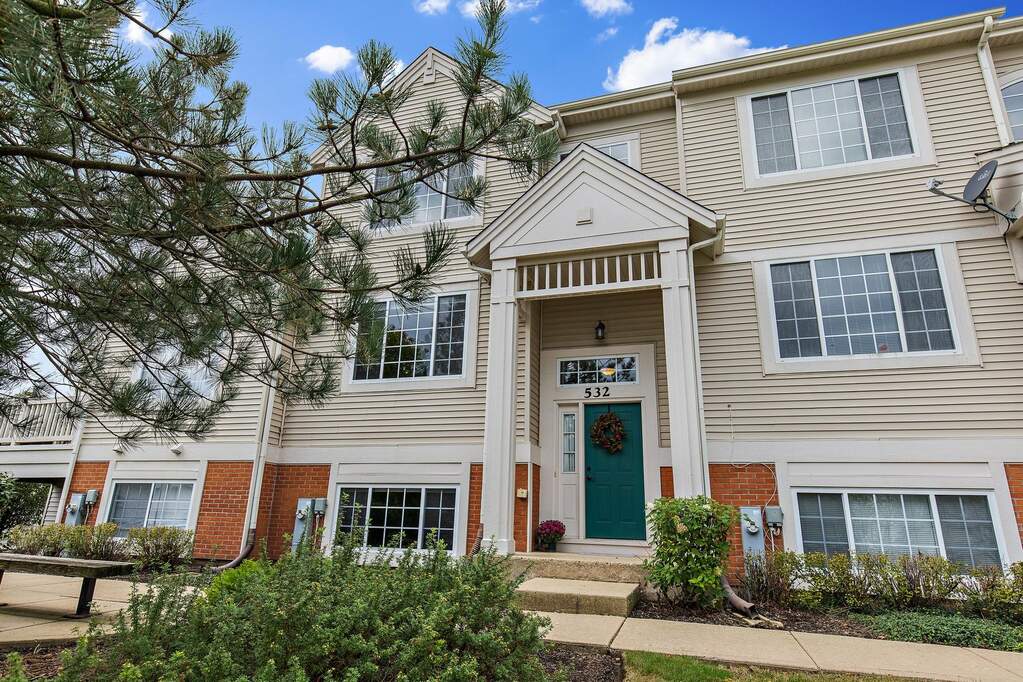 532 Cary Woods Circle, Cary, IL 60013 MLS 11344345 properties