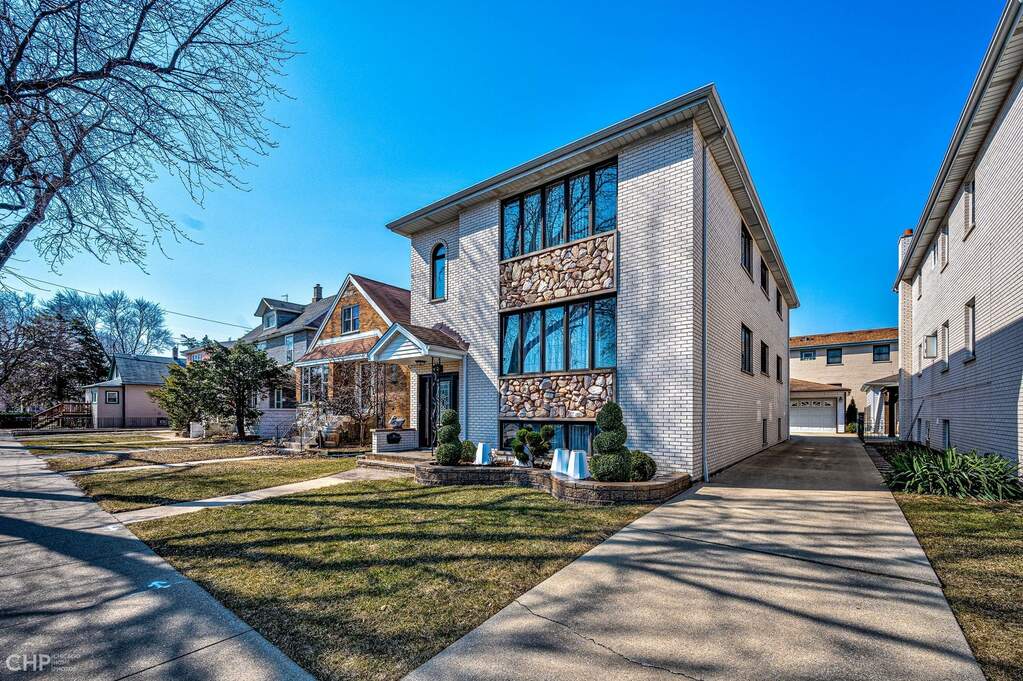 4720 N Melvina Avenue, Chicago, IL 60630 MLS 11351801 properties