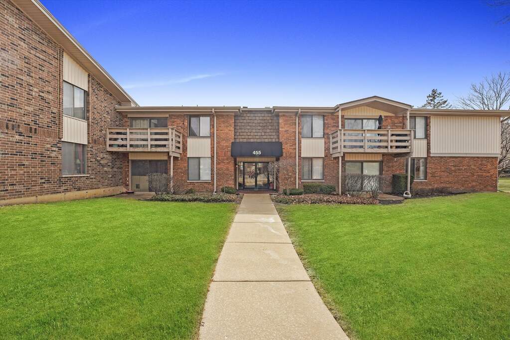 455 Raintree Court 1B, Glen Ellyn, IL 60137 MLS 11353474