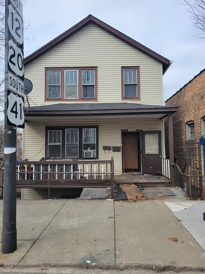 9808 S Ewing Avenue, Chicago, IL 60617 MLS 11356471 properties Chicagoland