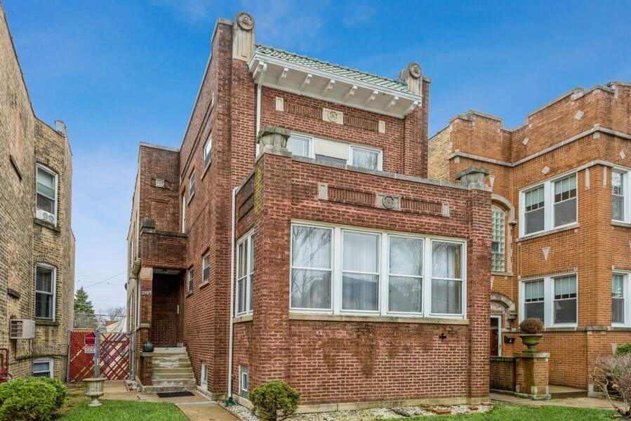 2117 W Lunt Avenue 2, Chicago, IL 60645 MLS 11359462 properties