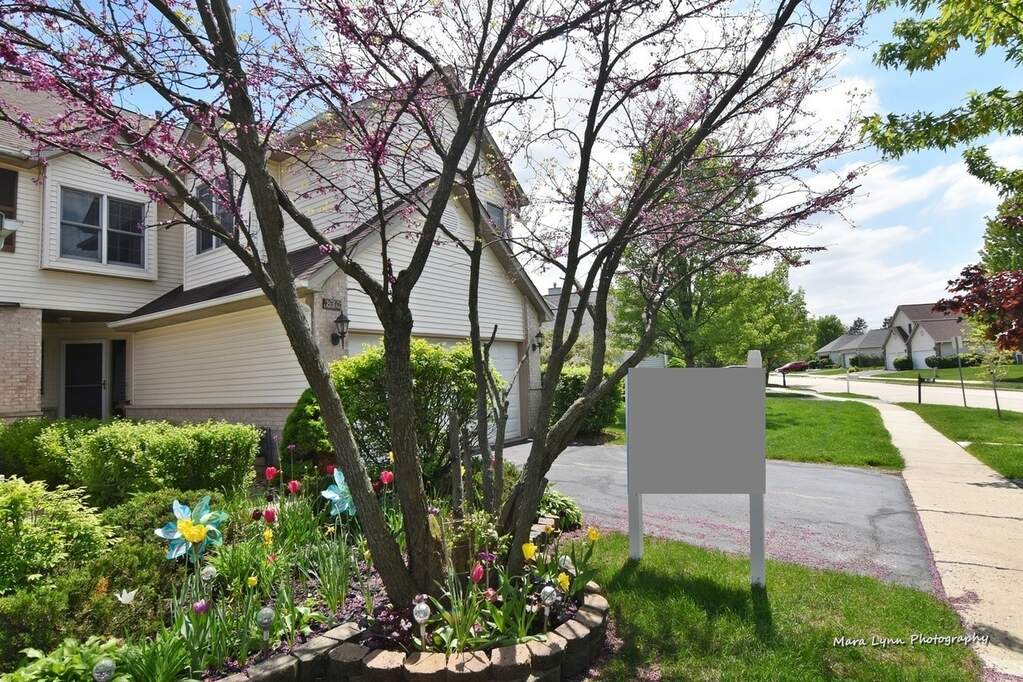 830 Thornwood Drive, St. Charles, IL 60174 MLS 11361943