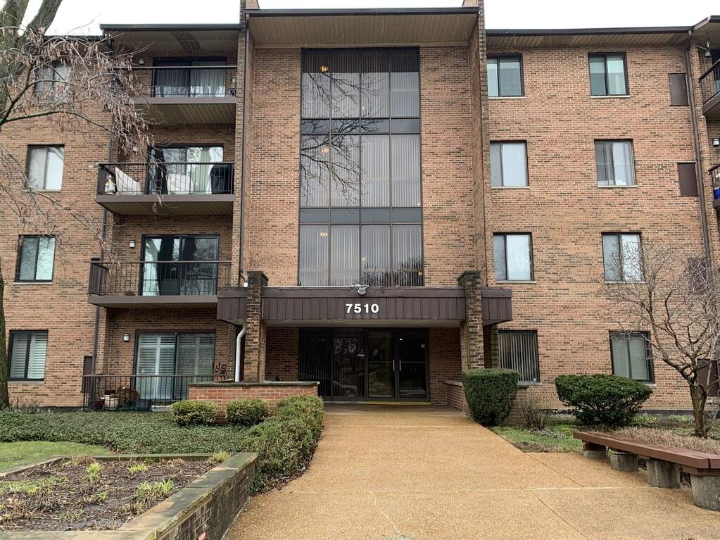 7510 Farmingdale Drive 202, Darien, IL 60561 MLS 11362120