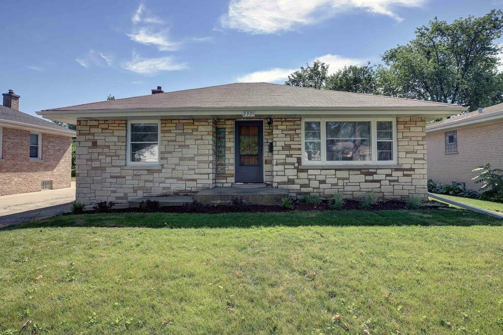 2321 S 18th Avenue, Broadview, IL 60155 MLS 11363883 properties