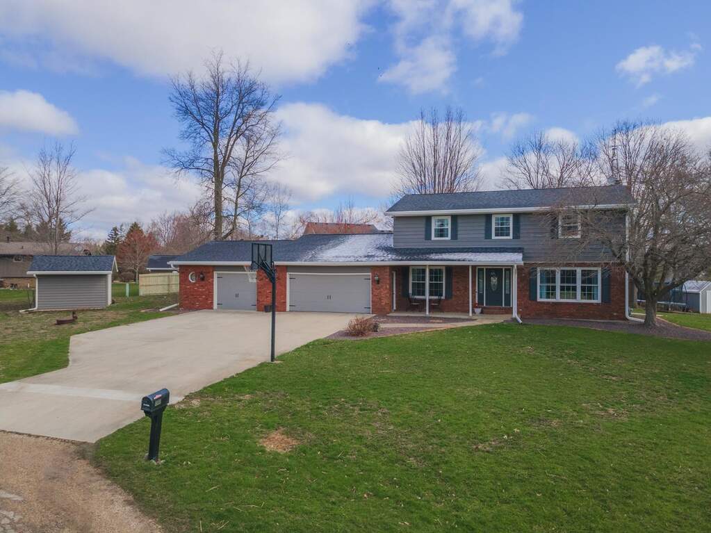 8126 Idlewood Drive, Bloomington, IL 61705 MLS 11364724