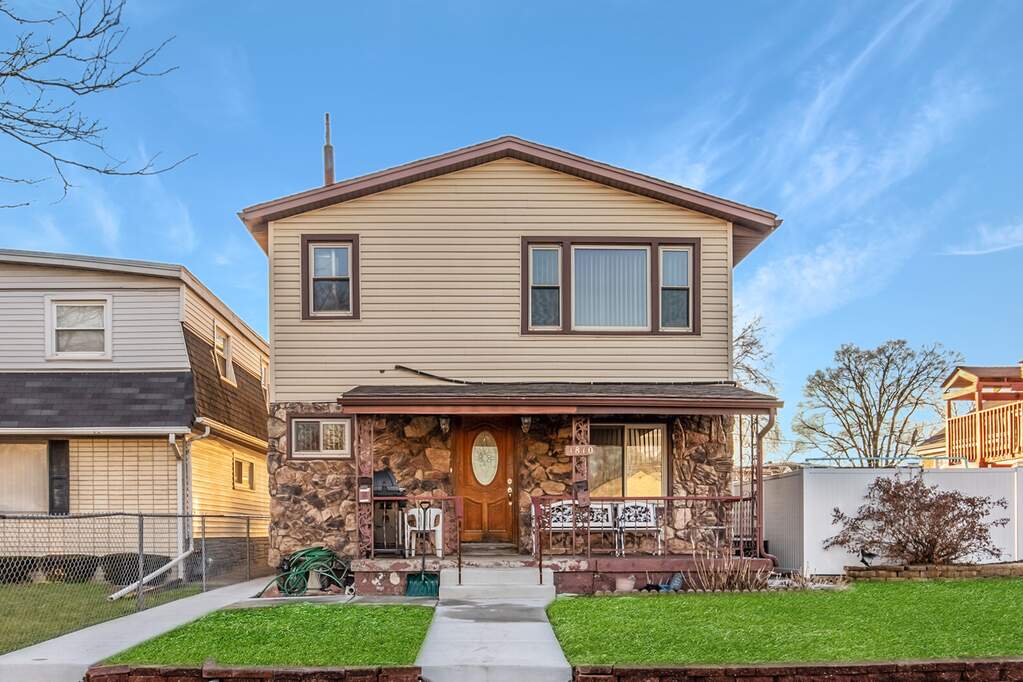 1810 N 39th Avenue, Stone Park, IL 60165 MLS 11365396 properties