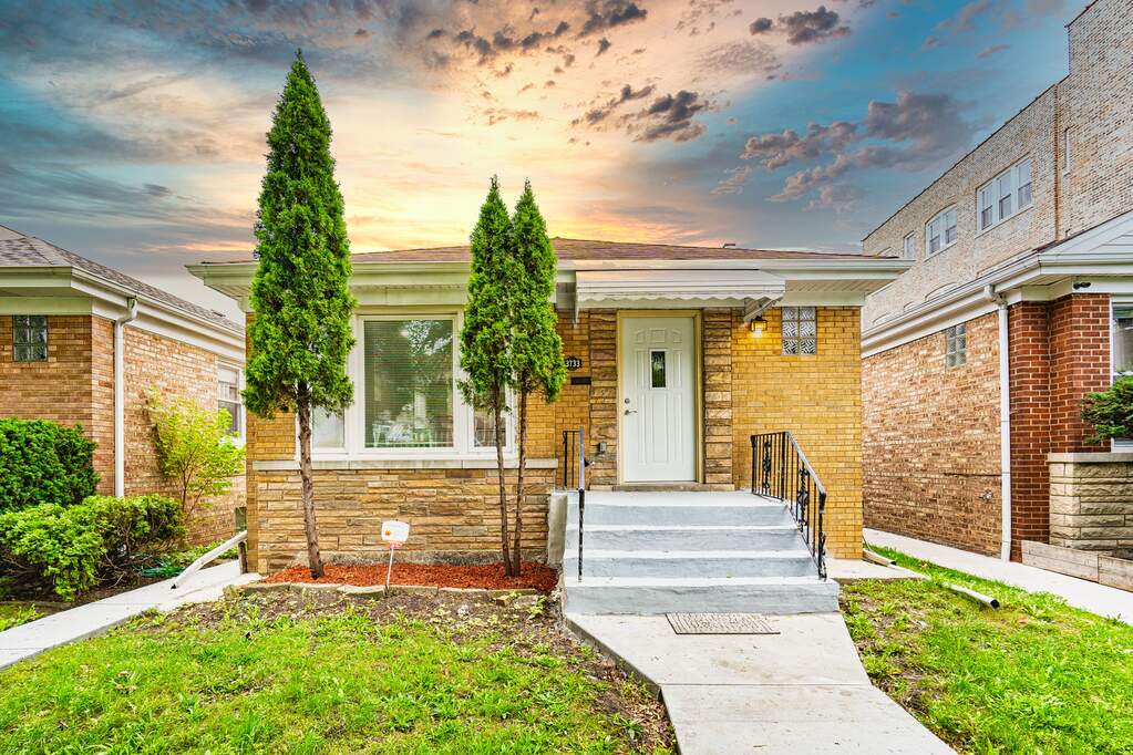 3733 W Dickens Avenue, Chicago, IL 60647 MLS 11367975 properties