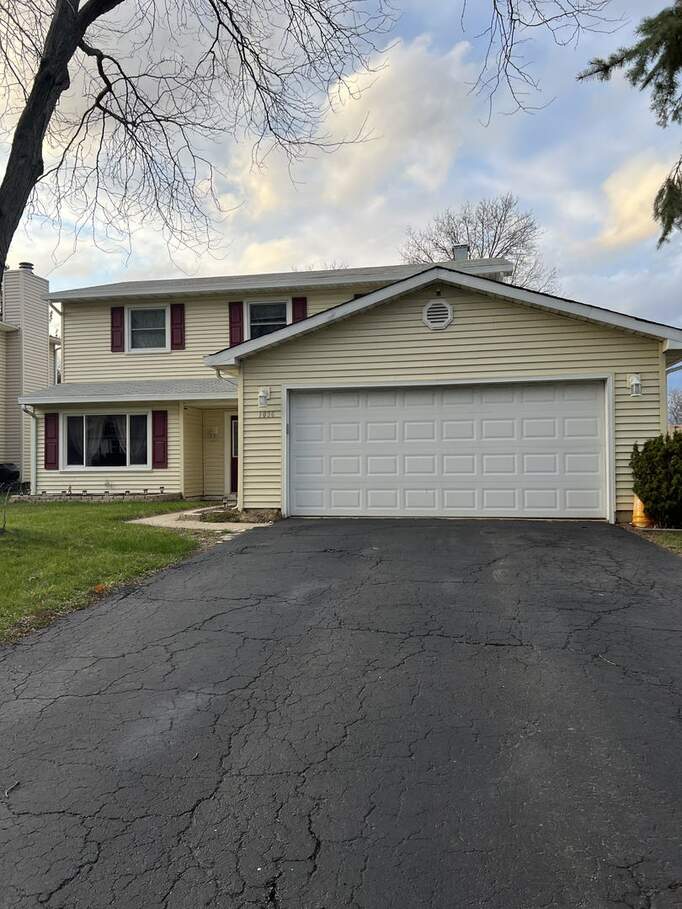 1036 W Park Place Drive